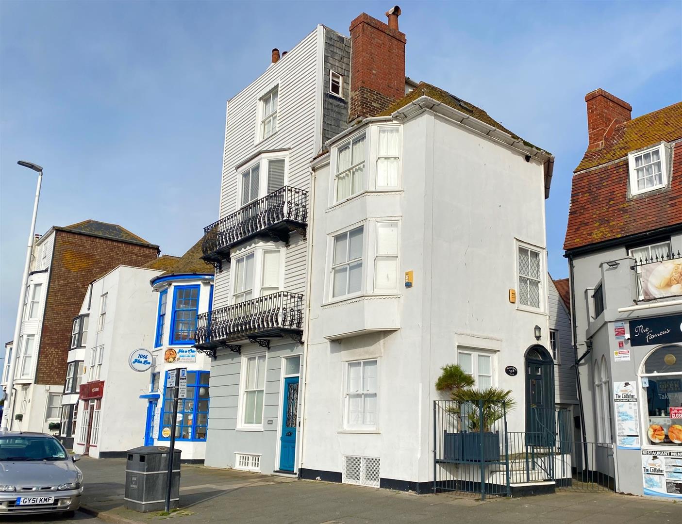 2 bed property in East Parade, Old Town, Hastings